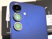Wenige Stunden vor dem Start des Samsung Galaxy S25 Unpacked Events sind nun auch echte Hands-On-Bilder mit finalen Retail-Modellen im Netz gelandet. (Bildquelle: u/enzu_B/)