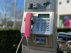 Kostenlos in die Ukraine telefonieren: Jetzt können auch über die Telekom-Telefonzellen kostenlos Gespräche in die Ukraine geführt werden.