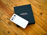 Das Vivo X300 FE bietet viel Leistung und Kameraqualität zu einem Preis von deutlich unter 1000 Euro.
