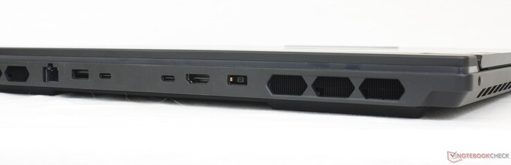Hinten: 2,5 GB/s RJ-45, USB-A 3.2 Gen. 1, 2x Thunderbolt 4 mit DisplayPort 1.4 + Power Delivery 140 W, HDMI 2.1, Netzanschluss