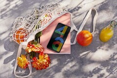 Auf der Rückseite des Google Pixel 4a findet sich nur eine einzelne 12 Megapixel Weitwinkel-Kamera, die Qualität kann dennoch überzeugen. (Bild: Google)