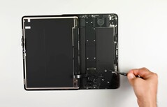 Das iPad Pro wäre reparaturfreundlich, wenn das Display leichter entfernt werden könnte. (Bildquelle: iFixit)
