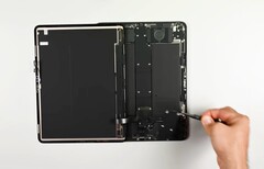 Das iPad Pro wäre reparaturfreundlich, wenn das Display leichter entfernt werden könnte. (Bildquelle: iFixit)