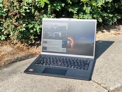 Lenovo ThinkPad P14s Gen 6 AMD im Sonnenlicht (Bildquelle: Benjamin Herzig)