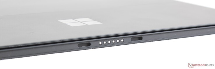 Unten: Type-Cover-Kontakte