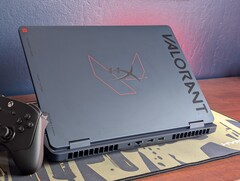 Die HyperX Omen 16 Valorant Edition sieht super aus, zieht aber ohne Ende Fingerabdrücke an
