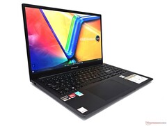 Das schwarze Modell des VivoBook 15X M3504YA. (Bild: Vaidyanathan Subramaniam)