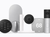Türschloss mit Tastenfeld, Innenkamera, Videotürklingel und Thermostat der Apple Home Collection nebeneinander
