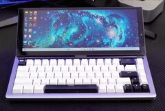 Bapaco packt einen kompletten Windows-Computer und einen Touchscreen in eine mechanische Tastatur. (Bildquelle: Bapaco Tech)
