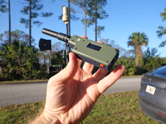 Der YouTuber hat LoRa-Nodes, wie im Bild zu sehen, genutzt, um Verbindungen zwischen verschiedenen Städten aufzubauen.