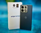 Das Motorola Edge 70 Max kann es mit deutlich teureren Phones aufnehmen und ist im Internet sogar noch günstiger zu bekommen.