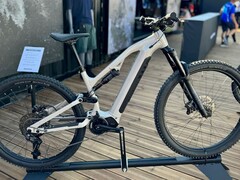 Rockrider - eine Untermarke von Decathlon - hat drei neue E-MTBs vorgestellt. Hier das E-Feel 700S