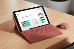 Das Surface Pro 7 Plus liefert in Spielen eine wesentlich bessere Performance (Bild: Microsoft)