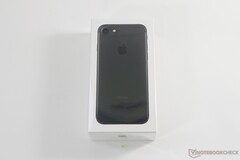 Bald sind wir mit dem Live-Test fertig und das iPhone 7 geht zurück in die Box.