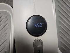 Das Display ist Batteriebetrieben, der Inhalt wechselt automatisch