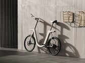 Das Layer Design Pendler E-Bike kommt mit modularem Zubehör und einer Smartphone-Halterung. (Bild: Layer Design)