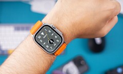 Die Apple Watch Ultra soll erst in drei Jahren ein microLED-Display erhalten. (Bild: Daniel Romero)