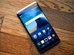 Der Nachfolger des LG V20 soll mit seitlich gekrümmtem OLED-Display aus eigener Fertigung brillieren.