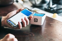 NFC wird unter anderem zum kontaktlosen Bezahlen genutzt. (Bild: Nathan Dumlao)