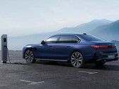 E-BMW an der Ladesäule