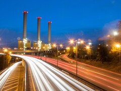 Die A10 in Frankreich ist die weltweit erste Autobahn, auf der Elektroautos während der Fahrt geladen werden können. (Bildquelle: cozmicphotos/Pixabay)