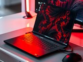 Das Razer Blade 16 kommt mit einer RTX 4070, einem Core i9 und ist momentan stark rabattiert (Bildquelle: Alex Wätzel)