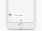Ein ungewöhnliches Bild: Der Google Assistant wird es sich bald auch am iPhone gemütlich machen.