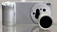 Das Vivo X300 Ultra ist am MWC 2026 bereits ausgestellt. Einige Details sind damit bestätigt.