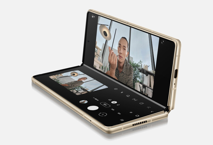 Das Samsung Galaxy W21 5G unterstützt ebenso wie das Galaxy Z Fold2 einige praktische Features, mit denen das Falt-Display optimal genutzt werden kann. (Bild: Samsung)