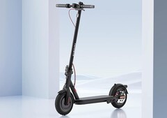 Amazon verkauft den straßenzugelassenen E-Scooter 4 derzeit für 399 Euro (Bild: Xiaomi)