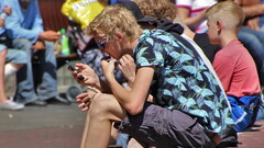 Smartphones: 85 Prozent nutzen 2017 ein internetfähiges Smartphone