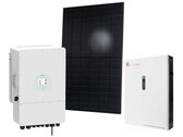 Photovoltaik-Komplettset mit Solarspeicher, Hybrid-Wechselrichter und Solarmodulen (Bild: Deye, Felicity Solar, Q Cells, bearbeitet)