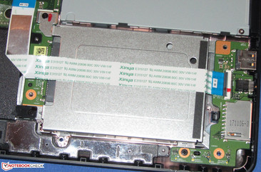 Eine 2,5-Zoll-Festplatte kann eingebaut werden