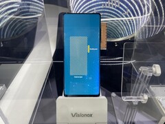 Das AoD-Design von Visionox. Rechts ist die Bonding Area für den Anschluss zu sehen. (Foto: Andreas Sebayang/Notebookcheck.com)