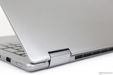 Glatte und gleichmäßige matte Oberflächen von oben nach unten. Fingerabdrücke sind schwerer zu erkennen und sammeln sich nicht so schnell an