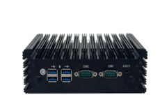 Der lüfterlose Mini-PC Morefine IPC-200 bietet zahlreiche Anschlüsse.