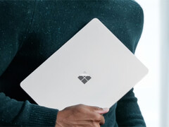 Der Surface Laptop mit 13-Zoll-Display ist derzeit der kleinste Laptop im Sortiment von Microsoft