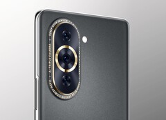 Das Huawei Nova 10 Pro besitzt ein schickes Kameramodul, das drei Objektive beherbergt. (Bild: Huawei)
