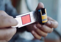 I'm Back Roll soll analoge Kameras mit wenigen Handgriffen in digitale Kameras verwandeln.