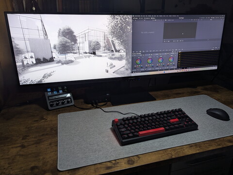 Der Innocn E49M1R zeigt eine technische Zeichnung links und Davinci Resolve rechts