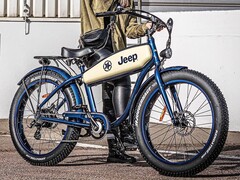 Amazon hat das Jeep Cruise CR 7005 E-Bike im Zuge eines Deals auf 1.444 Euro reduziert (Bild: Jeep)