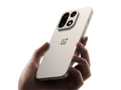 Das OnePlus 15.