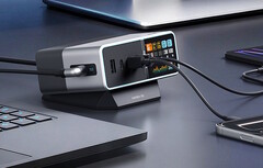 Der Cuktech 30 Ultra kann mehrere Geräte gleichzeitig mit bis zu 300 Watt Gesamtleistung versorgen