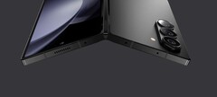 Samsung soll in diesem Jahr neben dem regulären Galaxy Z Fold6 eine günstigere und vermutlich auch dünnere Version anbieten. (Bild: Smartprix, editiert)
