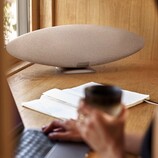 Der B&W Zeppelin erhält in der Pro Edition neue Finishes in Space Grey und Solar Gold. (Bildquelle: Bowers & Wilkins)