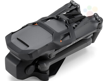 Die DJI Mavic 3 Classic seitlich (Bild: Roland Quandt/Winfuture)