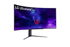 Der LG UltraGear 45GR95QE packt ein ultrabreites 45 Zoll OLED-Panel in einen gekrümmten Flaggschiff-Monitor. (Bild: LG)
