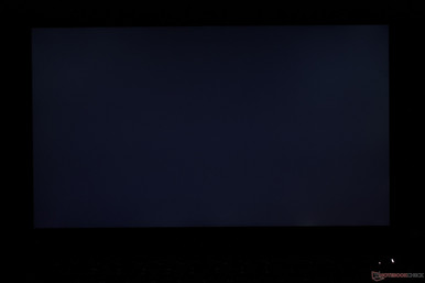 ganz leichtes Screen Bleeding an der unteren Kante