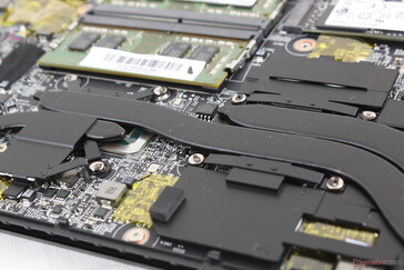 CPU und GPU teilen sich eine große Heatpipe