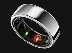 Der Oura Smart Ring besitzt zahlreiche Sensoren, um unter anderem Puls und Blutsauerstoff zu überwachen. (Bild: Oura)